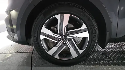 Kia 4 HEV 1.6 2WD 2020 5
