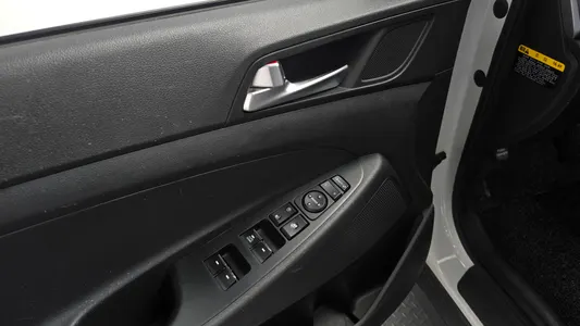 Hyundai Tucson 2.0 2WD 2016 18