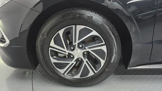 Hyundai (DN8) 2021 5