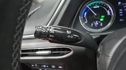 Hyundai (DN8) 2021 18