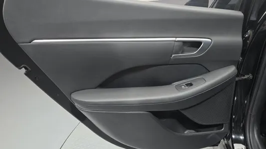 Hyundai (DN8) 2021 25