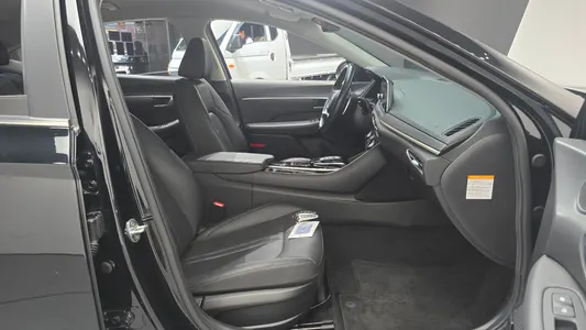Hyundai (DN8) 2021 26