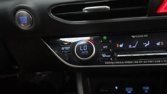 Hyundai (DN8) 2021 27