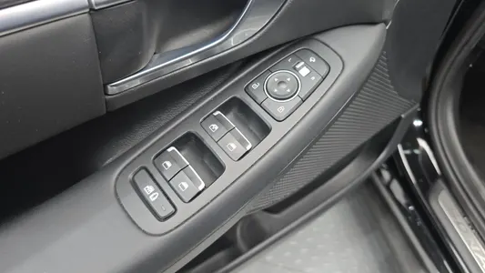 Hyundai (DN8) 2021 30