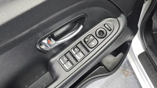 Kia 카렌스 2.0 LPI 2016 13