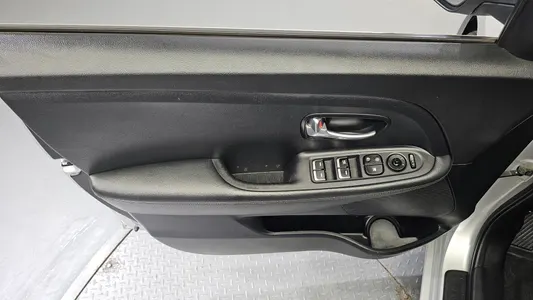 Kia 카렌스 2.0 LPI 2016 24