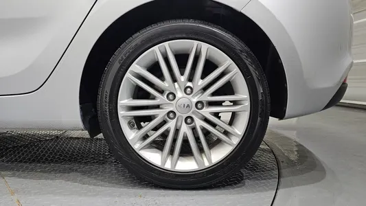 Kia 카렌스 2.0 LPI 2016 21