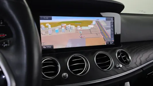 Mercedes-Benz E-Class W213 E220d 2019 13