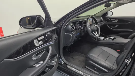 Mercedes-Benz E-Class W213 E220d 2019 10
