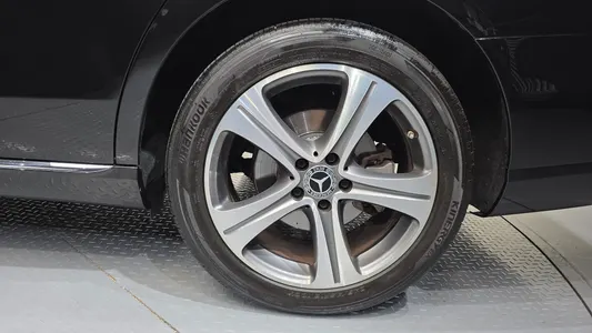 Mercedes-Benz E-Class W213 E220d 2019 21