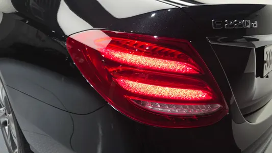 Mercedes-Benz E-Class W213 E220d 2019 23