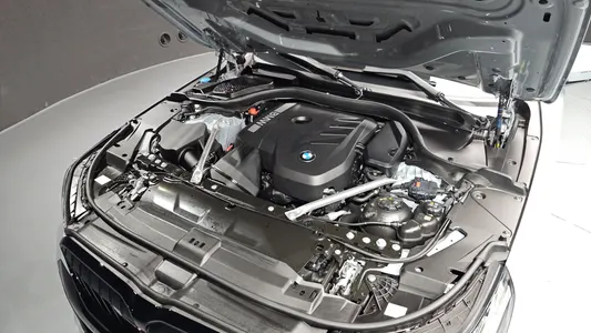 BMW 5 Series (G60) 520i M 2025 6