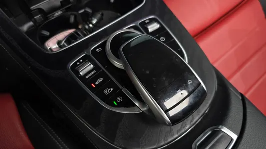 Mercedes-Benz E-Class W213 E220d 2017 32