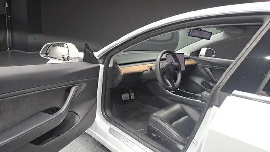 Tesla 3 AWD 2020 10