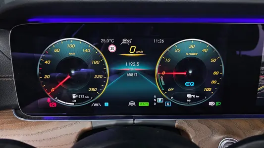 Mercedes-Benz E-Class W213 E300e 4MATIC 2021 7