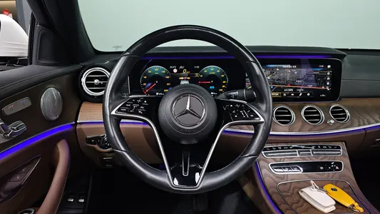 Mercedes-Benz E-Class W213 E300e 4MATIC 2021 11