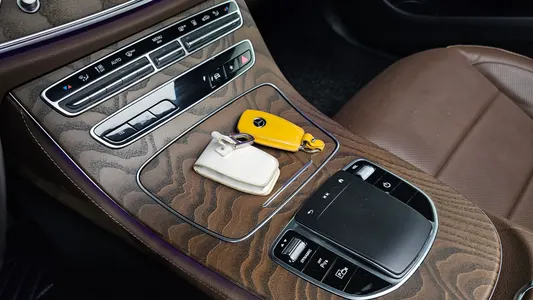 Mercedes-Benz E-Class W213 E300e 4MATIC 2021 14