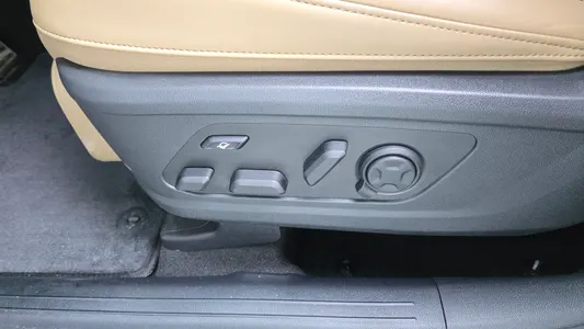 Kia 4 HEV 1.6 2WD 2024 33