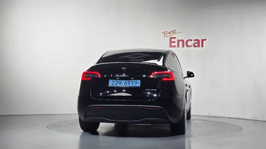 Tesla Y AWD 2022 4