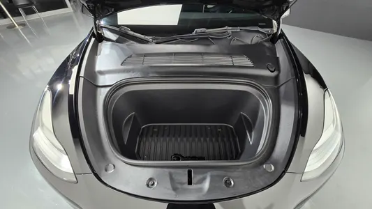 Tesla Y AWD 2022 6