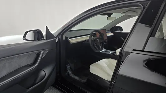 Tesla Y AWD 2022 10