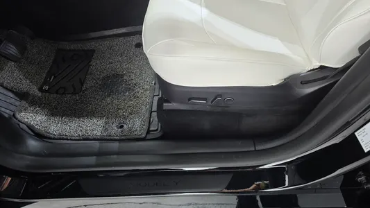 Tesla Y AWD 2022 23