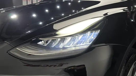 Tesla Y AWD 2022 28