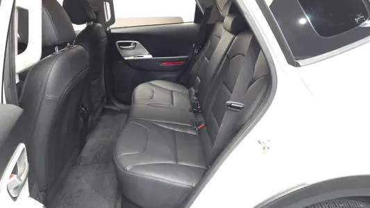Kia 니로 플러스 2022 10