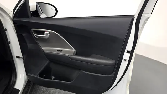 Kia 니로 플러스 2022 23