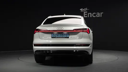 Audi e- 55 2023 4