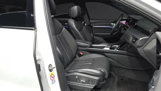 Audi e- 55 2023 11
