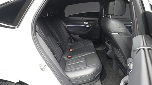Audi e- 55 2023 12