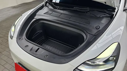 Tesla Y AWD 2023 6