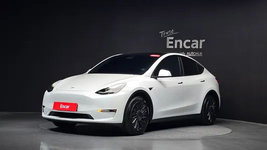 Tesla Y AWD 2023