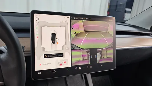 Tesla Y AWD 2023 15