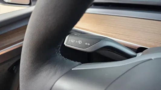 Tesla Y AWD 2023 20