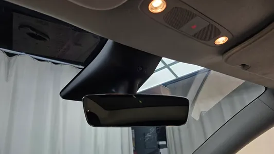 Tesla Y AWD 2023 16