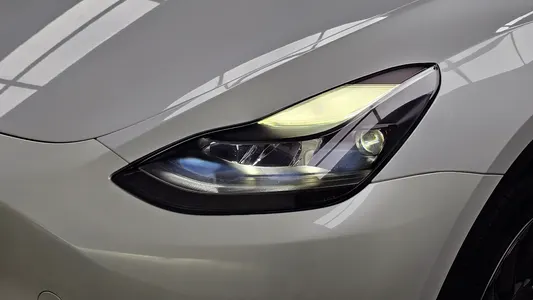 Tesla Y AWD 2023 23