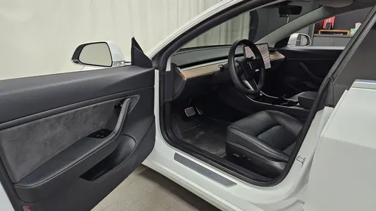 Tesla 3 AWD 2020 10