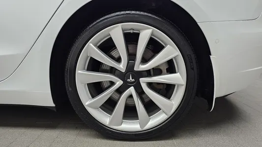 Tesla 3 AWD 2020 21
