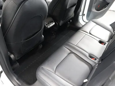 Tesla Y RWD 2024 16