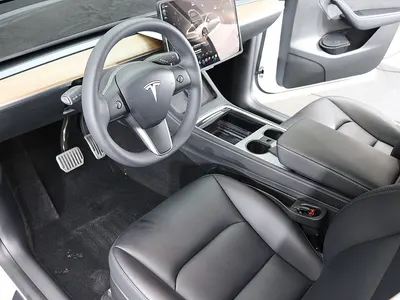 Tesla Y RWD 2024 17