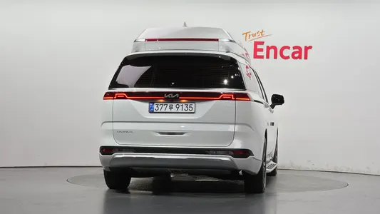 Kia Carnival 4 2022 4