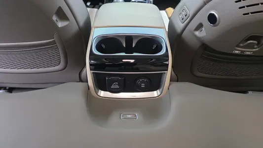 Kia Carnival 4 2022 36