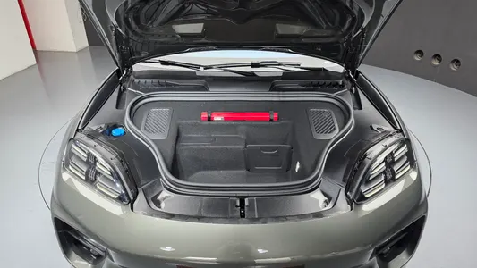Porsche EV 4S 2025 6