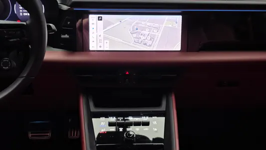 Porsche EV 4S 2025 13