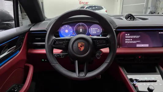 Porsche EV 4S 2025 14