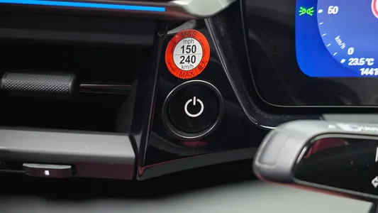 Porsche EV 4S 2025 28