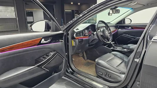 Kia K7 3.0 LPI () 2016 10
