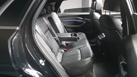 Audi e- 55 2021 12